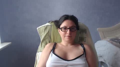 luckylinda23 online show from July 6, 2026, 8:44 am