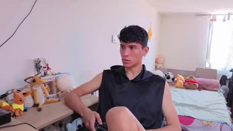 Lu Independent Model online show from February 4, 2026, 3:18 pm