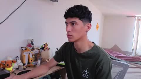 Lu Independent Model online show from March 19, 2026, 3:27 pm