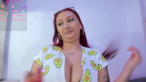 lucy_beatifull online show from February 16, 2026, 1:18 pm