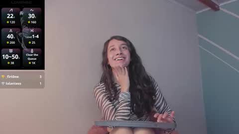 Lucy Herrera online show from October 19, 2025, 12:22 am