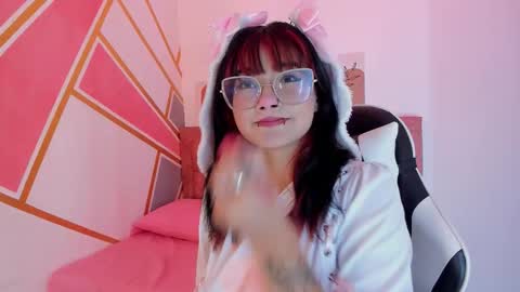 Snapshot of lucy_boobss chatting on March 3, 2026, 3:12 am Lucy online show from March 3, 2026, 3:12 am