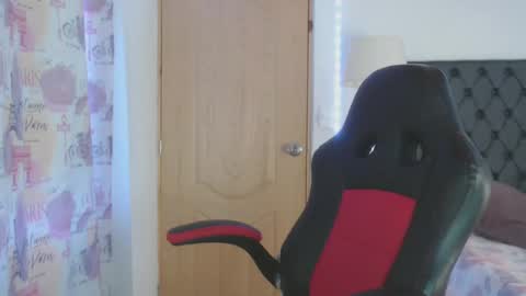 Snapshot of lucy_chanell chatting on January 5, 2025, 9:36 pm lucy online show from January 5, 2025, 9:36 pm