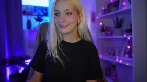 Cutie Lucy online show from July 17, 2026, 6:02 pm