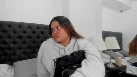 lucy_garzon online show from March 25, 2026, 11:49 am