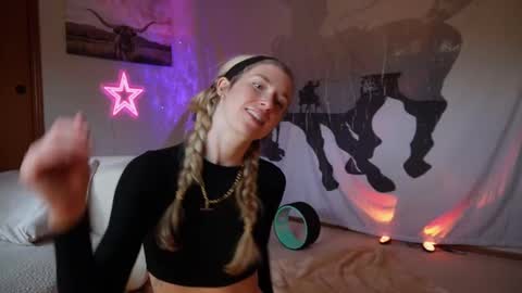 Lucy. online show from March 9, 2025, 1:14 am