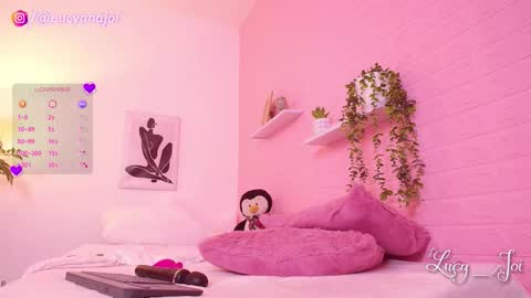 Luciana online show from March 16, 2026, 5:44 am