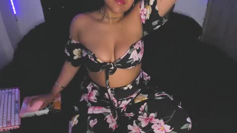 Snapshot of lucy_kanne chatting on February 21, 2025, 10:37 pm Lucy online show from February 21, 2025, 10:37 pm