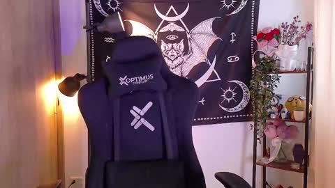 lucy meoww online show from February 21, 2025, 9:54 pm