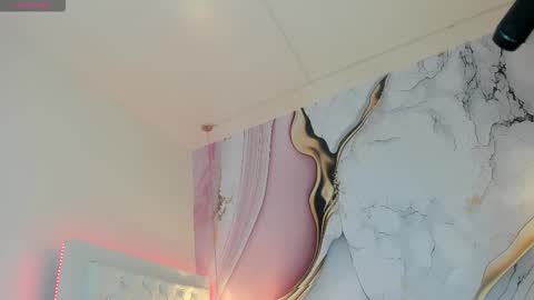 Lucy online show from December 22, 2025, 12:02 pm