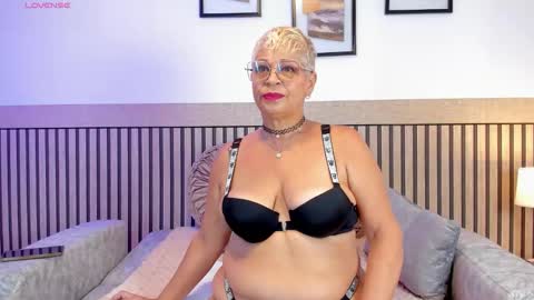 Snapshot of lucy_milf_68 chatting on November 10, 2025, 10:47 am lucy milf online show from November 10, 2025, 10:47 am