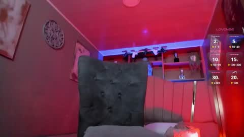 Snapshot of lucy_williiams chatting on October 2, 2025, 11:50 am Lucy online show from October 2, 2025, 11:50 am