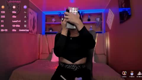 Snapshot of lucy_williiams chatting on October 6, 2025, 11:51 am Lucy online show from October 6, 2025, 11:51 am