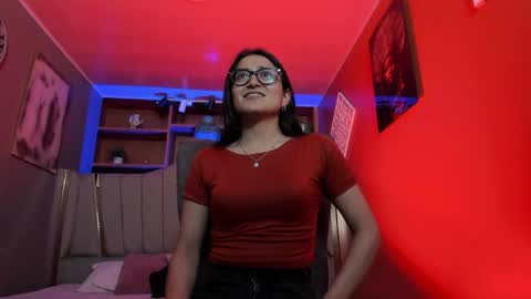 Snapshot of lucy_williiams chatting on October 27, 2025, 12:20 pm Lucy online show from October 27, 2025, 12:20 pm