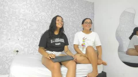 Snapshot of lucyandbella chatting on April 10, 2026, 1:38 pm lucyandbella online show from April 10, 2026, 1:38 pm