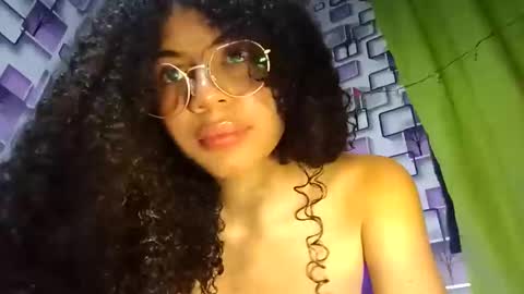 Lucia online show from December 22, 2025, 12:40 am
