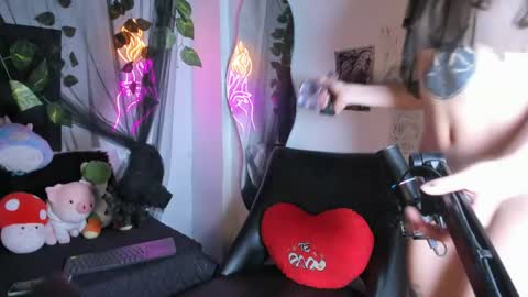 lucyjade2 online show from May 25, 2026, 8:15 pm