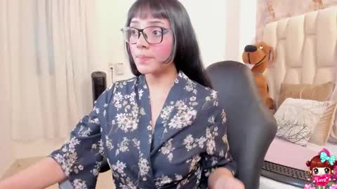 Instagramlucyluy10 online show from November 4, 2025, 4:55 am