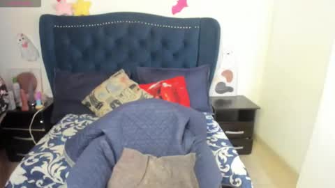 Lucy Petit online show from October 17, 2025, 1:14 pm