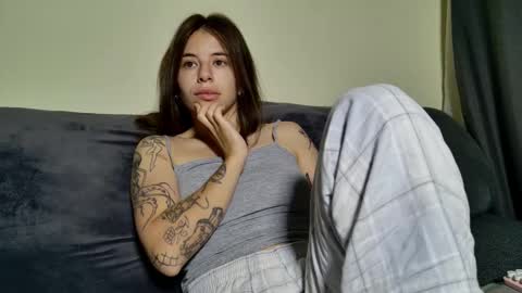 Snapshot of lucyrait chatting on October 9, 2025, 4:54 am Lucy online show from October 9, 2025, 4:54 am