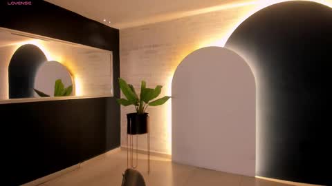 Lucy online show from October 17, 2025, 8:22 pm