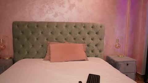 LucyWillow online show from January 19, 2026, 2:15 am