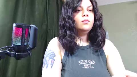 Snapshot of lucywmiller chatting on September 17, 2025, 10:28 am Call me Lucy online show from September 17, 2025, 10:28 am