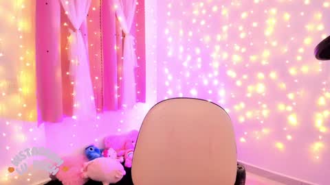 LUCYY FROM HOME  online show from January 15, 2025, 3:00 am