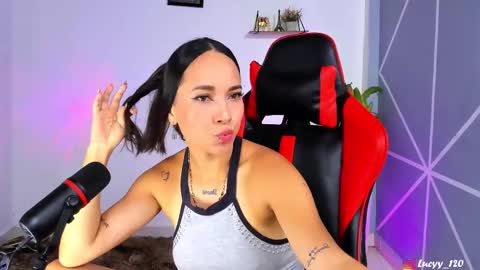 Snapshot of lucyy_rose chatting on October 16, 2025, 12:00 am o online show from October 16, 2025, 12:00 am