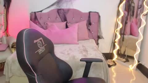 ludo_kitty_tay online show from October 19, 2025, 3:40 am