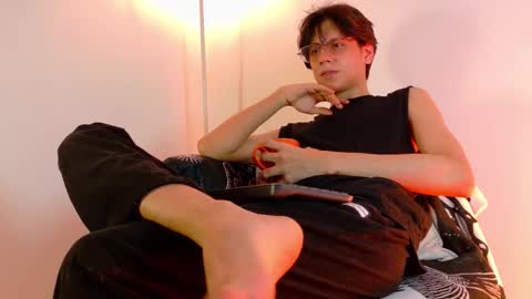 Lui online show from March 6, 2026, 3:25 am