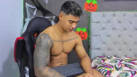 Luigi Independent model online show from October 16, 2025, 10:05 am