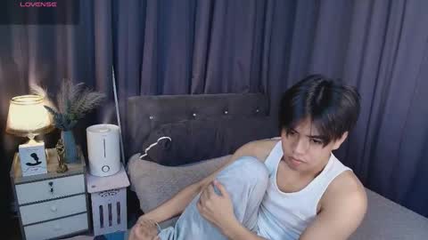 luigi_moreno online show from September 11, 2025, 6:19 pm