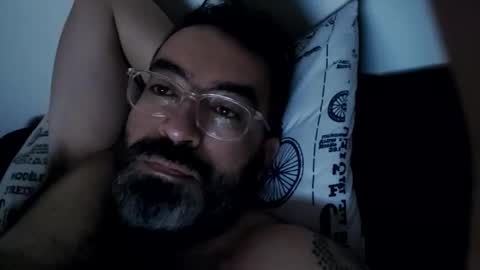 Snapshot of luis2988z chatting on December 5, 2024, 10:44 am Hairyman online show from December 5, 2024, 10:44 am