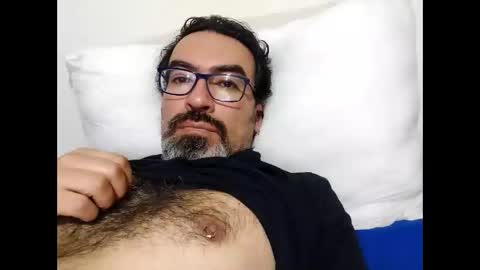 Snapshot of luis2988z chatting on February 3, 2026, 3:04 am Hairyman online show from February 3, 2026, 3:04 am