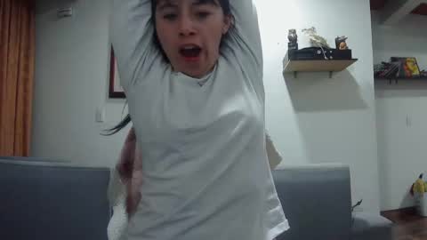 luisa_hollmes online show from October 29, 2025, 11:39 pm