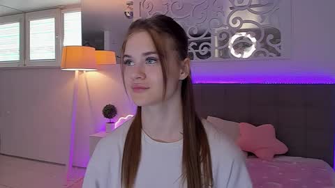 LuisaClover online show from May 23, 2026, 1:15 pm