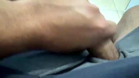 Snapshot of luiso29 chatting on November 19, 2025, 11:43 am luiso29 online show from November 19, 2025, 11:43 am