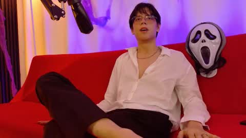 luixdust1 online show from October 24, 2025, 6:21 am