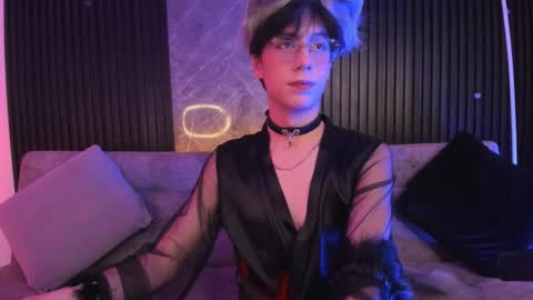 luixdust1 online show from October 30, 2025, 7:54 am