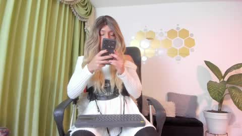 Luka Castillo online show from April 3, 2026, 3:26 am