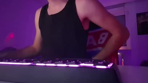 lukasschoetz online show from January 13, 2026, 4:23 pm