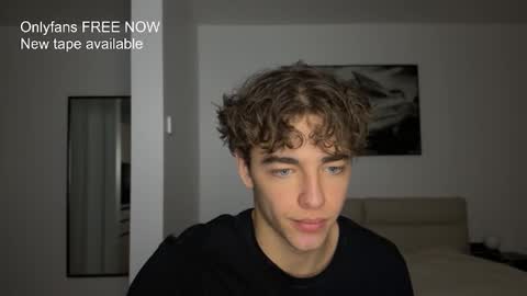 Snapshot of lukedesirable chatting on December 2, 2025, 7:42 pm lukedesirable online show from December 2, 2025, 7:42 pm