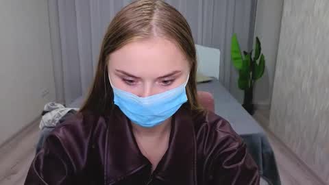 lukeriamoon online show from October 7, 2025, 7:11 pm