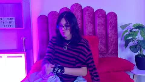 Snapshot of lullaby_charade chatting on November 19, 2025, 11:54 am Cookie online show from November 19, 2025, 11:54 am