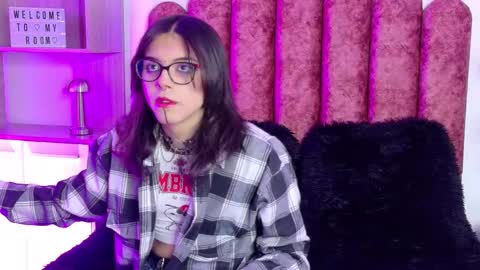 Snapshot of lullaby_charade chatting on November 21, 2025, 12:04 pm Cookie online show from November 21, 2025, 12:04 pm