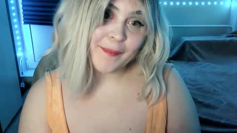 lulovia online show from March 29, 2026, 9:15 pm