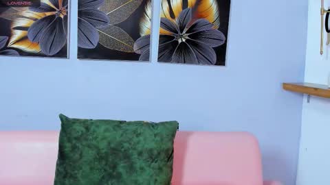 LuLu  online show from October 17, 2025, 10:12 pm