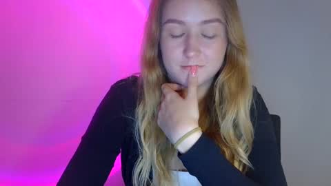 Lulu Baby18 online show from October 1, 2025, 8:15 pm