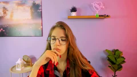 Snapshot of lulu_fly_ chatting on October 22, 2025, 9:09 am lulu_fly_ online show from October 22, 2025, 9:09 am